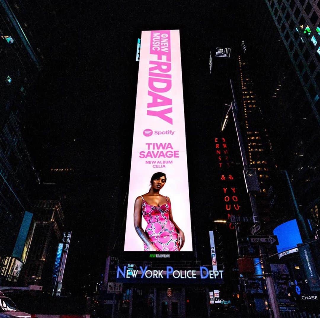 ティワ・サヴェージさんのインスタグラム写真 - (ティワ・サヴェージInstagram)「What a time to be alive. From NYC to London #Celia out worldwide @spotify @amazonmusic @spotifysa」8月29日 6時14分 - tiwasavage