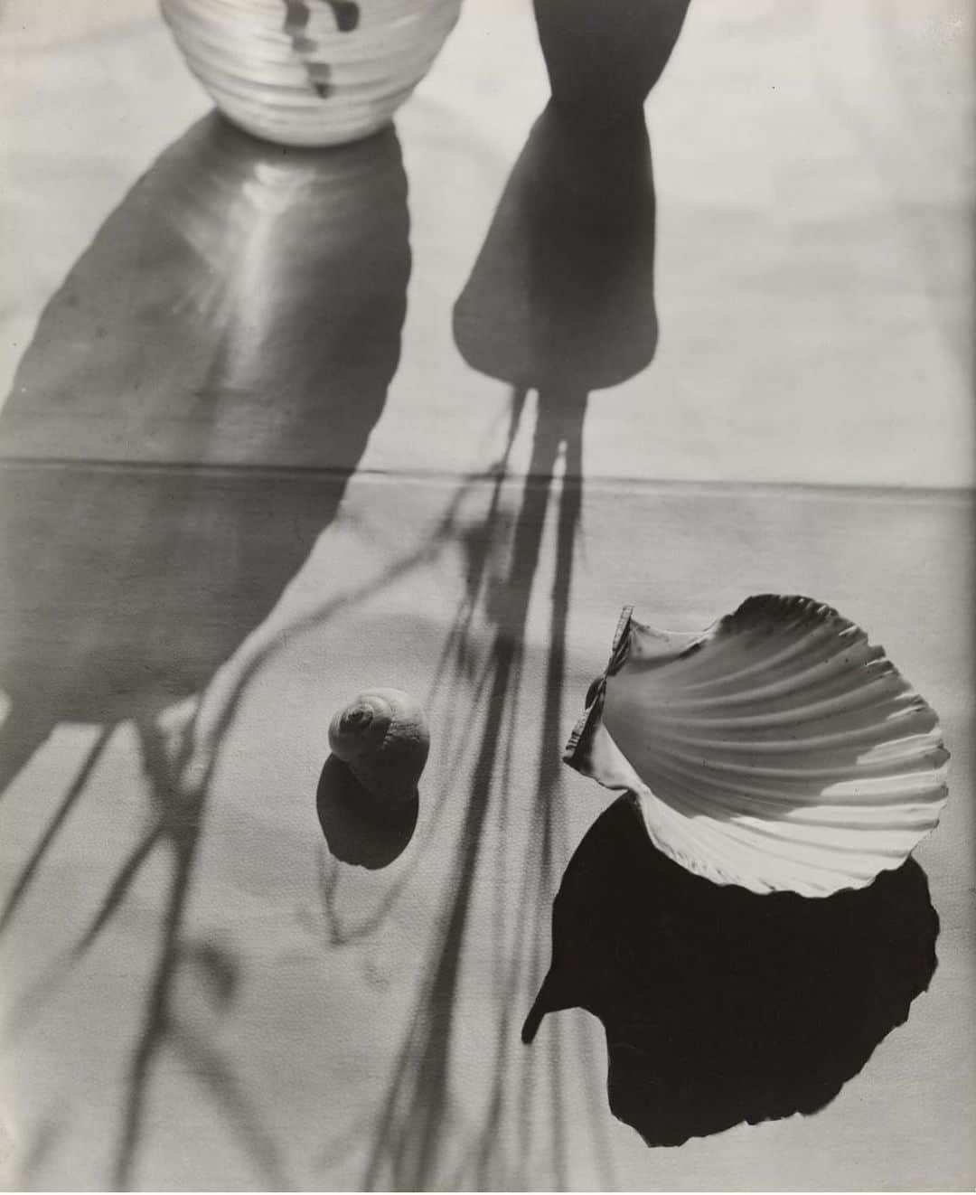 佐々木千絵のインスタグラム：「#florencehenri #paris #1931」