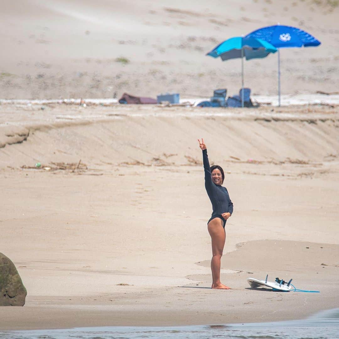 須田なつきのインスタグラム：「🌞✨🤎🌊」