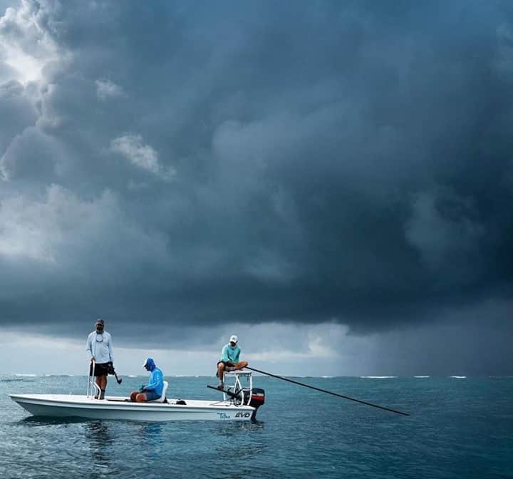 Costa Sunglassesのインスタグラム：「We are #OneCoast. ⁠ Our thoughts are with our Gulf Coast communities affected by Hurricane Laura. Learn more about how you can help at the link in our bio. 📷: @colesurfin @sportfishingtelevision #SeeWhatsOutThere #BornOnTheWater」