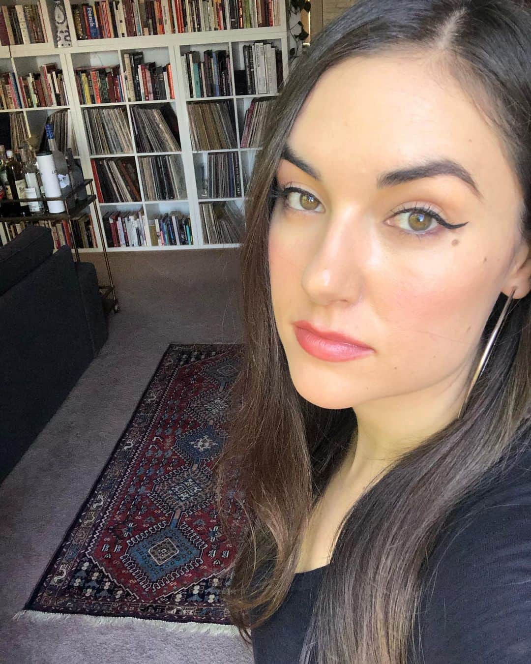 のインスタグラム：「Calm before the cooking storm, I had a lot of fun on twitch yesterday, What was your favorite part of #secretsauce ? See you on Grey Area tonight, only on @watchvenn at 7pm PST.」