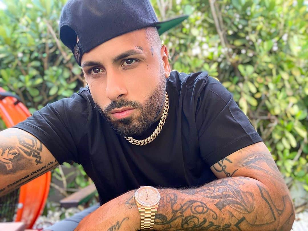 NICKY JAMさんのインスタグラム写真 - (NICKY JAMInstagram)「♾」8月29日 6時43分 - nickyjam