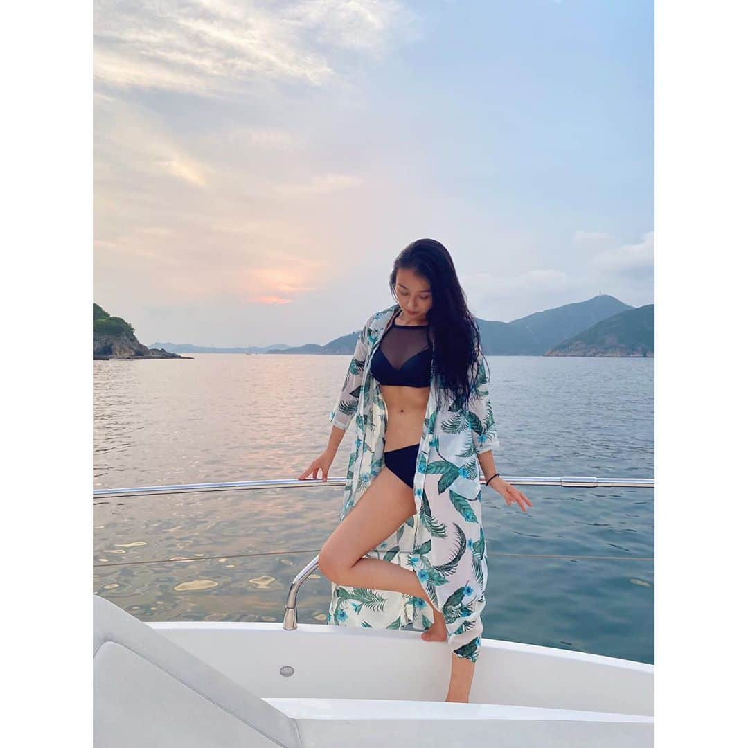 渡辺未優のインスタグラム：「. 海で過ごした日🐳  ウェイクボードをしに行ったんだけど 初めての挑戦はなかなか無様な姿で 終わりました。笑 でも、それがまた楽しかったと言うことで🙌🏻  .」