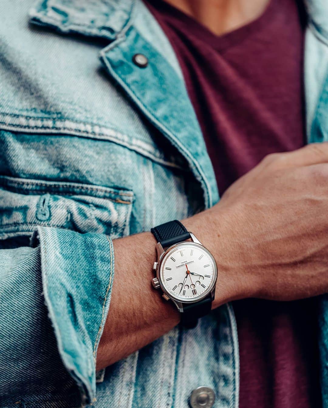 のインスタグラム：「Our #YachtTimerRegattaCountdown is definitely the must-have of this new school year, I am sure @andreknot agrees !  #FrederiqueConstant  #AccessibleLuxury Check our bio to find out more about our watch.」