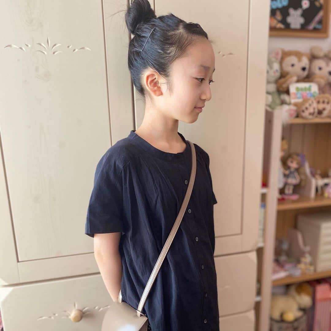 横溝菜帆さんのインスタグラム写真 - (横溝菜帆Instagram)「学校の定期試験が終わりました✏️ 初めての試験でとても緊張しましたが、頑張りました😆 ・ お気に入りのシャツです！ 最近は、シンプルなものが好きです♡ ・ #お気に入り #横溝菜帆」8月29日 18時04分 - y_naho_te