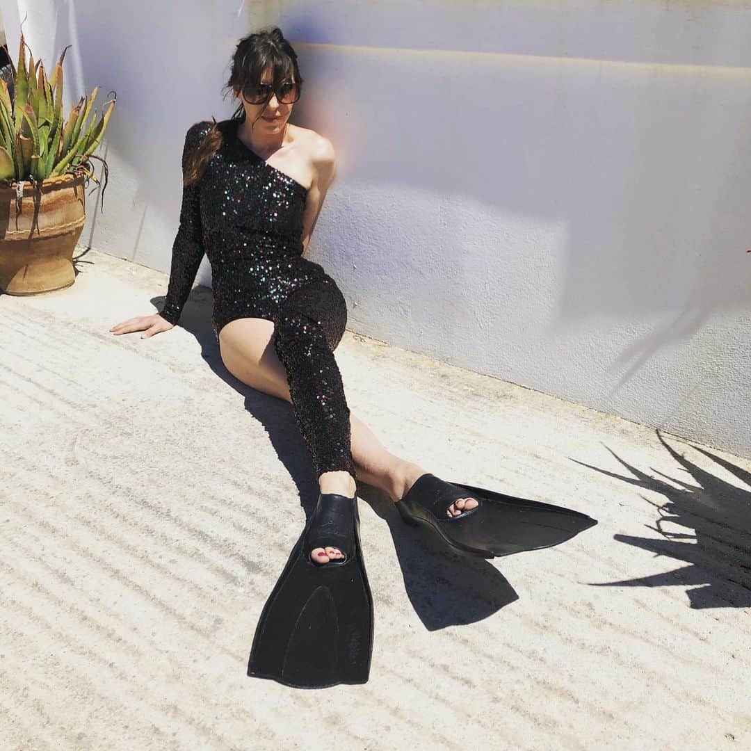 マーティン グラントのインスタグラム：「We’ve been on holidays ! #mermaid #holidays」