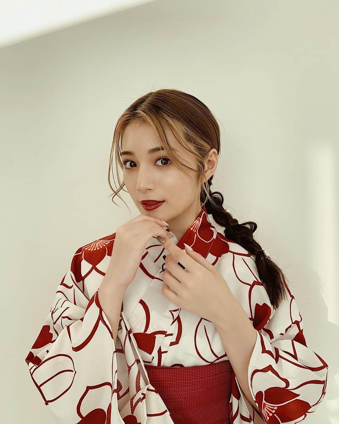 浪花ほのかのインスタグラム：「今日はオンラインイベントです〜🍮 しまむらさんの浴衣を着ております！ たのしみ！！♡♡」