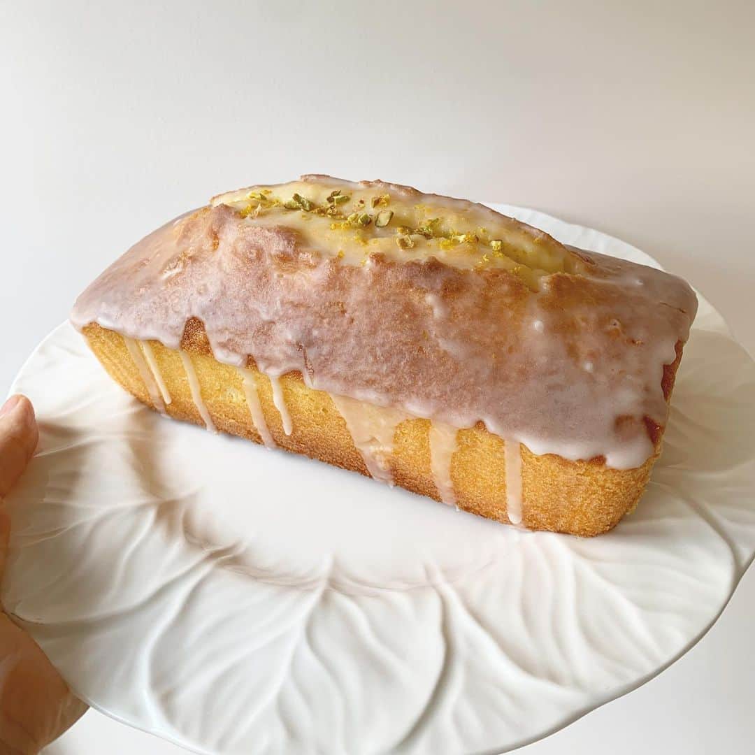 谷奥えまのインスタグラム：「久しぶりのお菓子作り ウィークエンドシトロンの完成🍋」