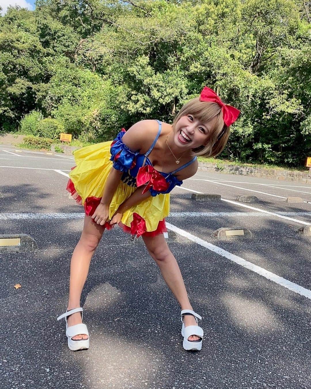 のインスタグラム：「ラストサマーバケーション🌈 #白雪姫 #夏休み #snowwhite  #おはよう #goodmorning  #コスプレ #良い1日を 👍」