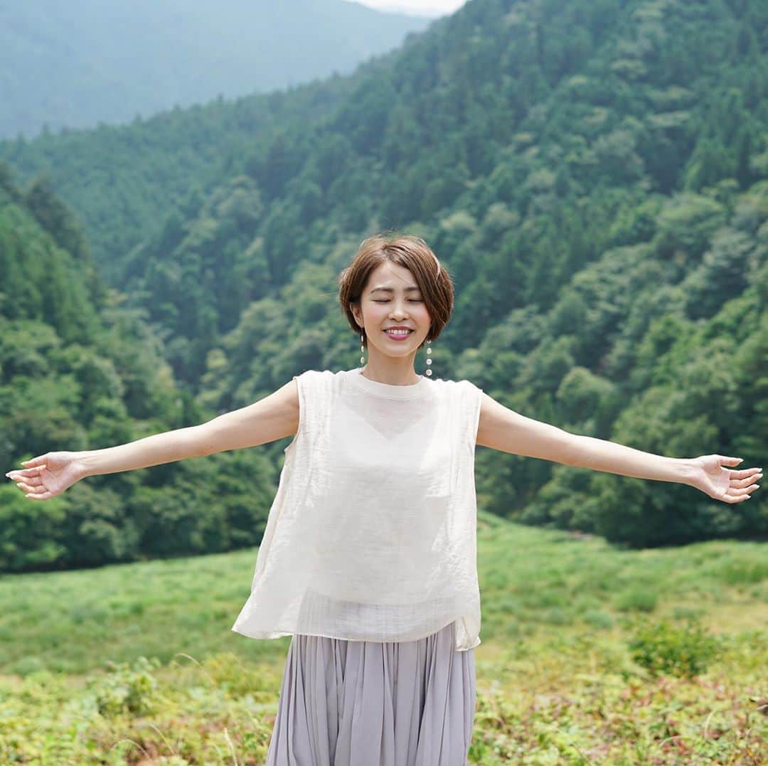 坂元美香さんのインスタグラム写真 - (坂元美香Instagram)「おはよー . この写真見てたら山行きたくなった！ 綺麗な空気で深呼吸したい。 明日のドライブは山にしようかな🤔 . ©️ @photogragon」8月29日 9時51分 - mika_saka