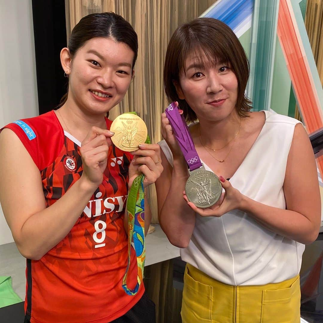 藤井瑞希さんのインスタグラム写真 - (藤井瑞希Instagram)「・ ・ 本日 13:00〜Jスポーツ3で バドワークの最終回が放送されます‼️ ・ ２時間話した事がギュッとなってるかと思いますが、ぜひ見ていただけたら嬉しいです☺️💓 ・ 金メダル初めて触ったけど ドキドキしました🥰 ・ そして最終回という事で 初めてテレビでのMCという仕事を私に託してくださったJスポーツの皆さんに感謝します。 ・ 貴重な経験をありがとうございました😊🌟 ・ ・ #バドワーク #jsports #最終回」8月29日 9時59分 - bdmntnfujiimizuki