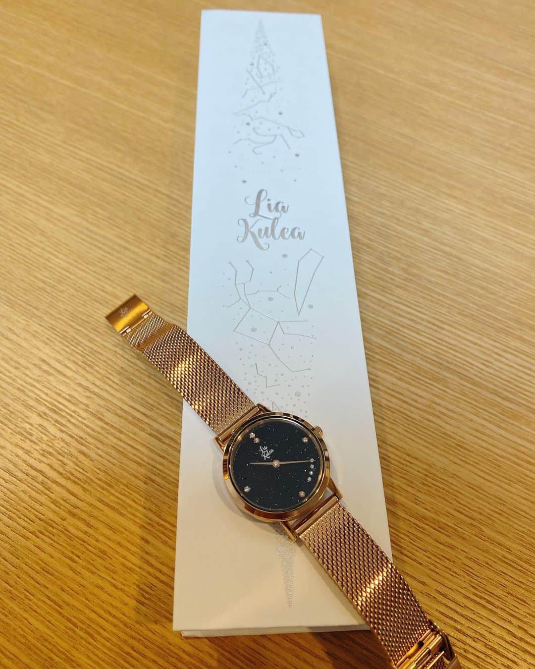 RIKAさんのインスタグラム写真 - (RIKAInstagram)「. 旅のお友にはこの腕時計⌚️💕 @liakulea_japan  . ハワイの星空をイメージしたデザインがなんともオシャレ🥺✨ . 女子が喜ぶプレゼント間違いなし🎁♡ . 今ならクーポンで10%オフになります❣️ クーポンコード:rinrihu . . . #リアクレア#時計#腕時計#liakulea#ハワイ#手元倶楽部」8月29日 10時18分 - rinrikagolf