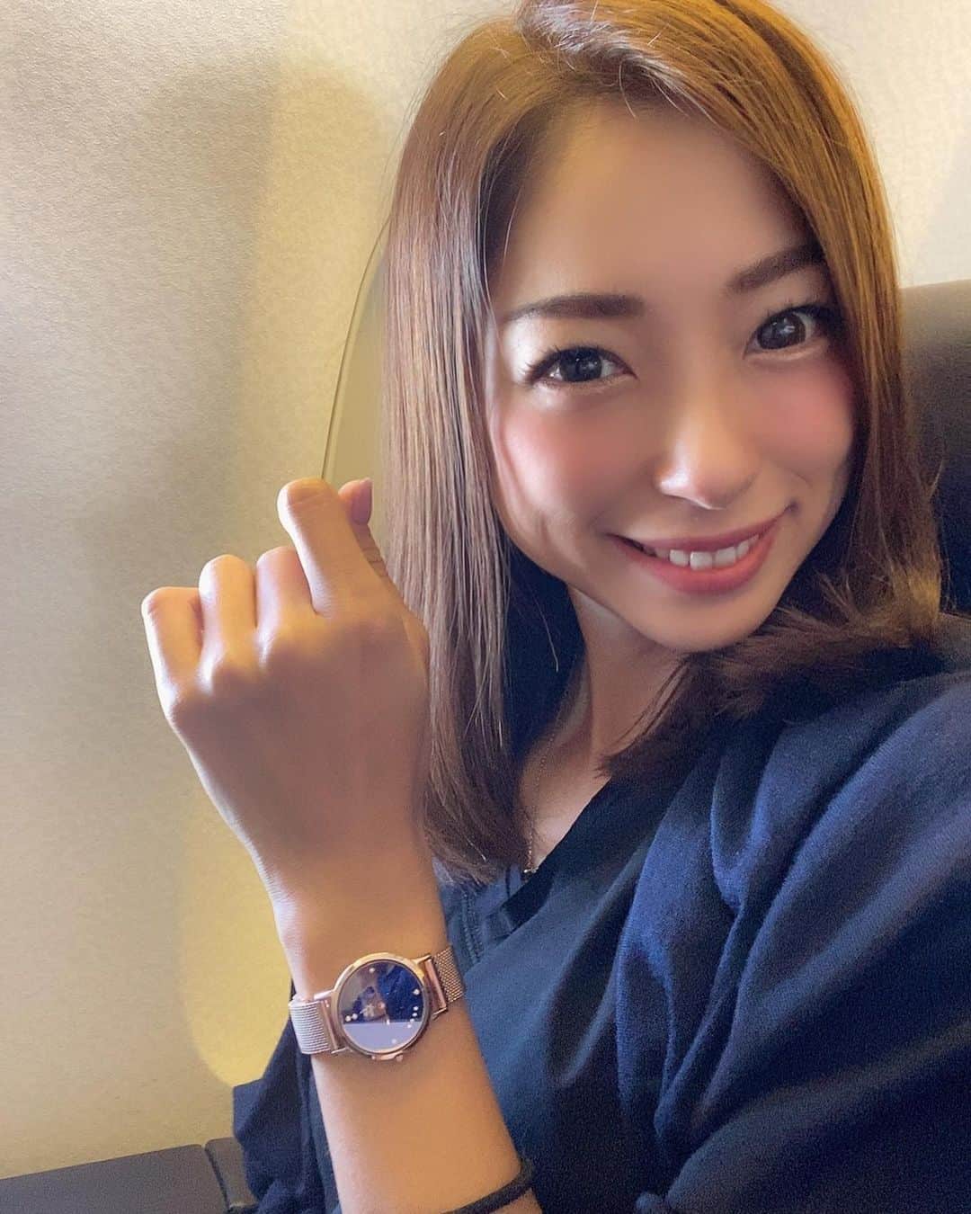 のインスタグラム：「. 旅のお友にはこの腕時計⌚️💕 @liakulea_japan  . ハワイの星空をイメージしたデザインがなんともオシャレ🥺✨ . 女子が喜ぶプレゼント間違いなし🎁♡ . 今ならクーポンで10%オフになります❣️ クーポンコード:rinrihu . . . #リアクレア#時計#腕時計#liakulea#ハワイ#手元倶楽部」