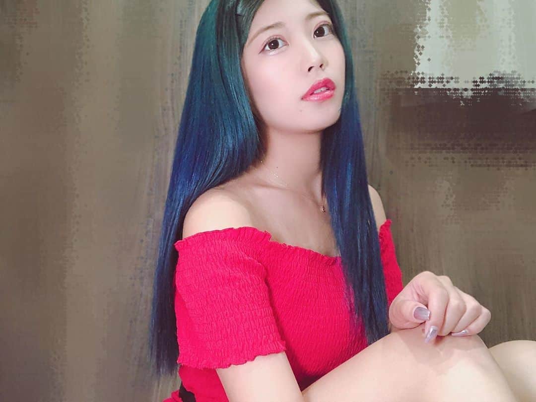 EON（梶野恵園）さんのインスタグラム写真 - (EON（梶野恵園）Instagram)「﻿ ﻿ 最近どんどん青みが増してきたヨ〜〜！！﻿ ﻿ ﻿ どう？？？﻿ ﻿ ﻿ 🧞‍♂️🧢🦋🦕🐬🐳🌎🌍🌏❄️💧💦🌊🧊💎🚙✈️💙🌀  #haircolor #bluecolor」8月29日 10時25分 - ssfweon