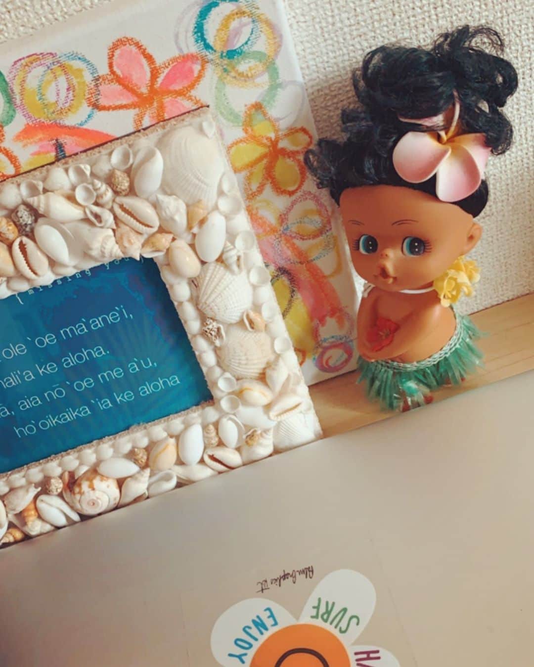 マイコ さんのインスタグラム写真 - (マイコ Instagram)「* 来週色々お知らせあります☺︎ 来月が楽しみだぁ♡ この人形、 いつだかもらったお気に入り。 よく見たら、 首のレイ回っちゃってるw ネックレスあるある。 ・ ・ ・ ・ #myroom」8月29日 10時39分 - maicorori