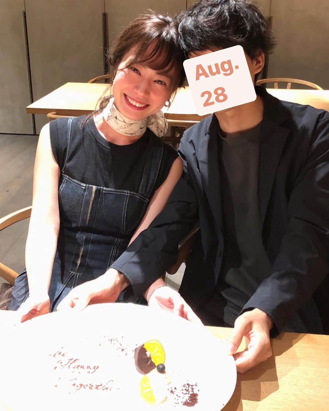 伊藤沙織のインスタグラム：「お友達にオススメしてもらい、IWAI OMOTESANDOの期間限定ディナーに行ってきました🍴事前に思い出の一品や、ゆかりのある料理、人生の最後に食べたいものなどのアンケートに答えて、シェフがそこから1組1組に合わせてメニューを考えてくれます✨ 私たちの思い出の一品は、私→母のパンプキンスープ🎃、主人→母の麻婆豆腐だったのでその二つを融合させたお料理でした☺️さらに、2人が出逢ったオーストラリアのオージービーフを使ったお料理も🇦🇺思い出の料理について語りながら、楽しむ事が出来ました👏🏻どのお料理も美味しくて、シェフのこだわりが感じられます。 デザートプレートをお願いし、 "Be happy together." 一緒に幸せになろね、彼に改めて結婚してくれてありがとう、という気持ちを伝えました✨そしたら、彼も「渋谷校勤務、お疲れ様！」とサプライズでSHIROのミストをプレゼントしてくれました🎁めっちゃ嬉しい、、、🥺 IWAIの皆様のホスピタリティにも感動しました🥺とても気さくにお話して頂き、最後の最後まで丁寧で細やかな気遣いでまた訪れたくなる場所でした🧡 9月末まで、期間限定ディナーを延長しているそうなのでぜひぜひ機会があれば行ってみてください💕 . #iwaiomotesando」