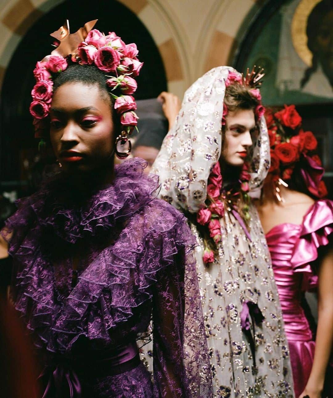 ロダルテさんのインスタグラム写真 - (ロダルテInstagram)「#FBF: @_.makala and @bentleymescall backstage at the SS19 show (ph: Autumn de Wilde). #rodarte」8月29日 11時27分 - rodarte