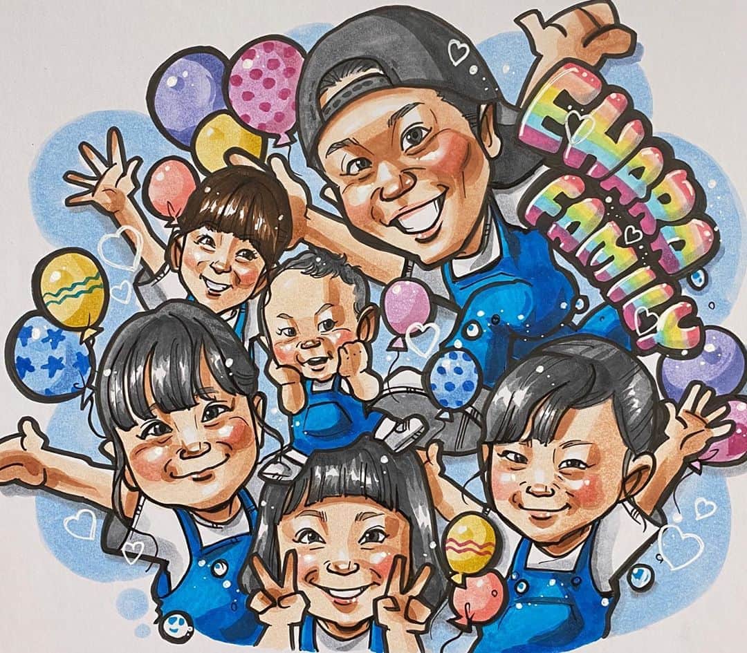 似顔絵★𝗚𝗢𝗥𝗜𝗞𝗜𝗡𝗚のインスタグラム：「. . . #tiktok で見てから可愛くて可愛いくてたまらない❤️❤️  可愛いお子様のいる #エハラマサヒロ さんご家族⭐️✨ @eharamasahiro  . . お子さんが4人もいらっしゃって えはらさんと一緒に踊ったりしてるのが超絶可愛い❤️❤️そしてみんな上手👏⭐️✨  これからも癒しを頂きます😍💕w . . .  ❌❌現在は、予約受付終了してます❌❌ 。 . . .  2020年度ご予約のお客✨ 現在55番までの方へ案内中です🌟✨💕 DMの確認いただきgmailへ返信宜しくお願い致します🙇‍♀️🌟✨✨ . . . .  次回の予約応募は、2020年のご予約分を書き終える予定の 来年春から夏頃の、、、予定です。 ※あくまでも予定なので前後します🙇‍♀️ . . . .  オーダー再開の際には 人数制限あるため必ず予約ができるわけではございません。 そのことも踏まえた上で 次回ご検討いただけると嬉しいです(^^) . . また、結婚式の使用を考えてくださる方も多いです✨  前々からお伝えしていますが、 基本的に予約順に対応しているため、 近々の納期を希望される方は、 対応できないこともあるので、 あらかじめご了承ください💦 . . . . . ※今回予約が取れた方へ※ . .  写真がまだ用意できてない、入金が遅れそうなど、状況により、順番が前後することもございます‼️ あらかじめご了承ください。 。 . . . また、芸能人、キャラクターのオーダー、パロディ風オーダーはお断りしています。  芸能人については、ご本人様に直接プレゼントなどはOKです。 . . . . . . 💰料金表は過去投稿記事みてね❤💰 . . . . . ➡️ハッシュタグ⇨ goriking117料金表2019⬅️ . . ✨✨✨✨✨✨✨✨✨✨✨✨✨✨✨✨ @by.goriking のアカウントでは、 過去書かせて頂いたお客様方からの、 似顔絵のその後のお写真をいただき、 投稿しております^ - ^❤️❤️ 玄関に飾ってある似顔絵、 渡した瞬間のお写真、 ご本人とのお写真などなど💕 いろんな場面でのお写真お待ちしております^ - ^✨⭐️ . . . .  .  #似顔絵#pencildrawing#drawing#pencil#illust#painting#art#artwork#絵描きさんと繋がりたい#似顔絵師#gorikingの似顔絵屋さん #仲良し家族#エハラマサヒロ#エハラ家チャンネル#姉妹#4人姉弟#芸人#kids#kidsfashion#子供のいる暮らし#tiktokjapan#YouTuber#smile#smileportrait#comicart#anime#animeart#comicartist#animejapan」