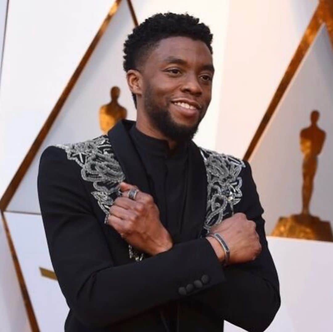 アンジー・マルチネスのインスタグラム：「💔 thank u for your beautiful legacy.  #ripchadwickboseman #wakandaforever」
