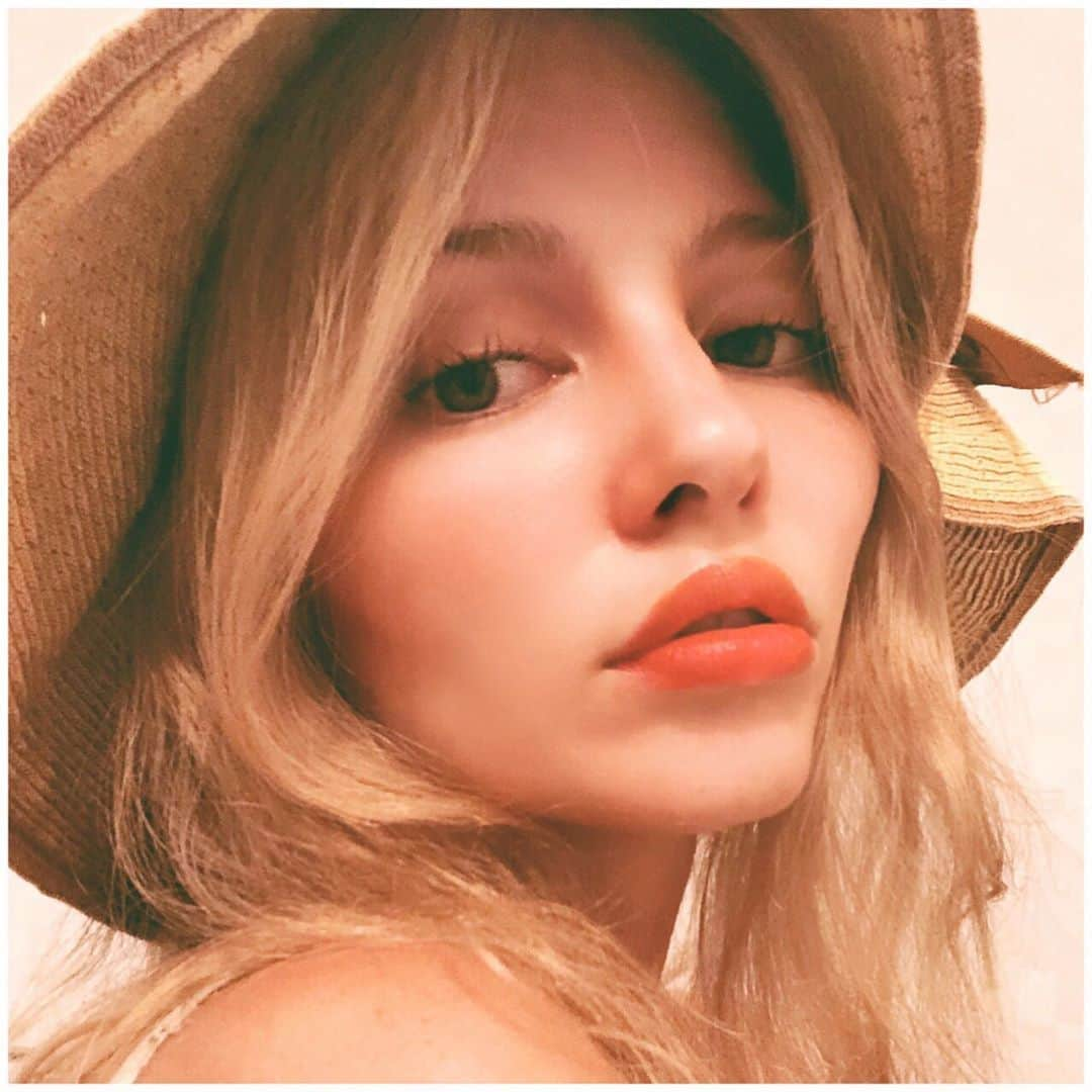 湊ジュリアナさんのインスタグラム写真 - (湊ジュリアナInstagram)「今日のメイク💄❤️Today’s make up✨maquiagem do dia 💕  ✨ ✨ ✨ ✨ #夏メイク #夏メイク2020 #summermakeup #サマーメイク #湊ジュリアナ #ジュリアナ #julianaminato #maquiagemverao #makeuplovers #メイク好き #メイク大好き #レブロン #revlon  #メイクアップ  #リップ #リップメイク」8月29日 12時11分 - julianaminato