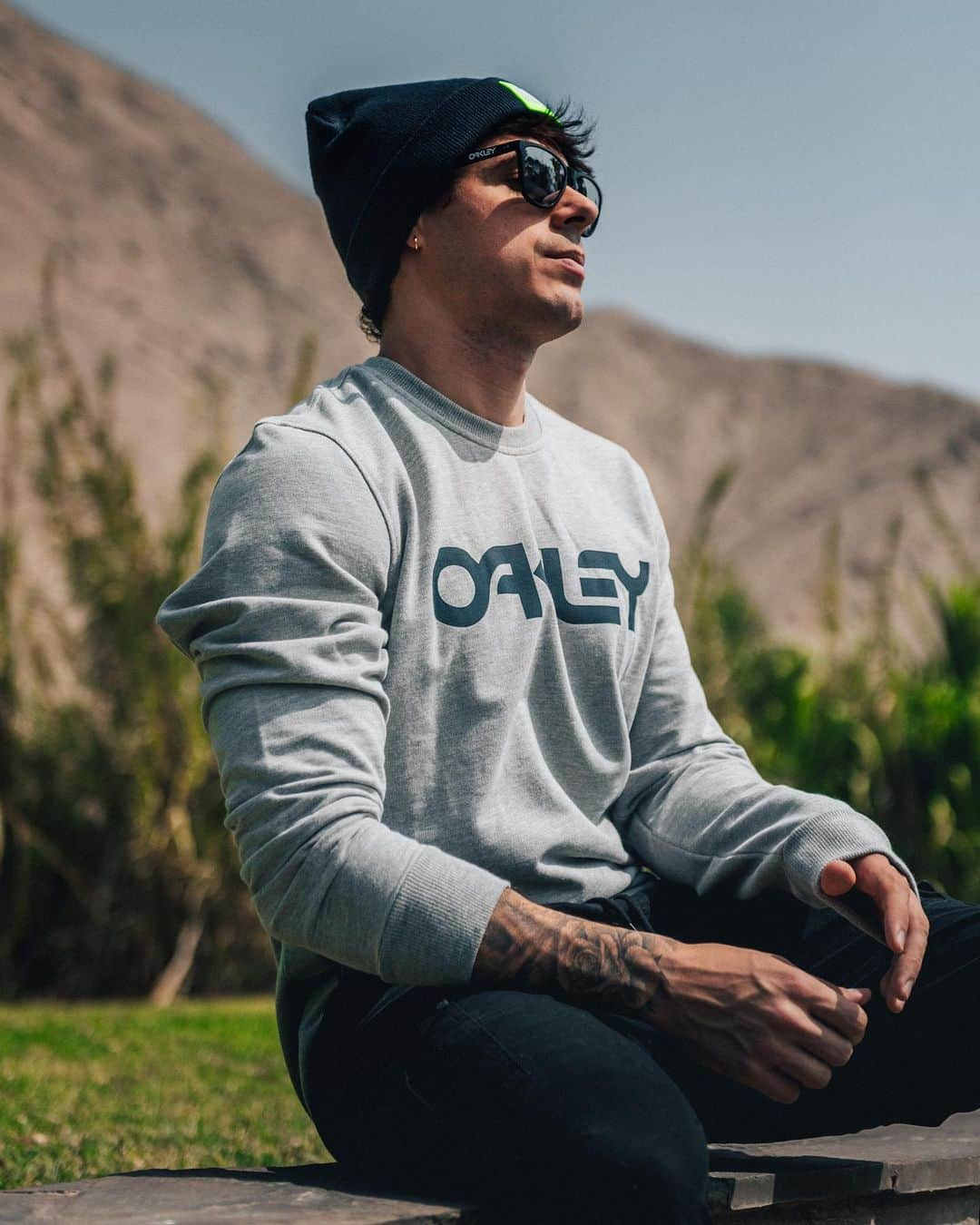 Hugo Garciaさんのインスタグラム写真 - (Hugo GarciaInstagram)「Sonríele al mundo 😁 Que tengan un lindo fin!   -  Vayan a ver la nueva colección que llego a @oakleyperu que estar épica 🤙🏽」8月29日 12時17分 - hugogarcia