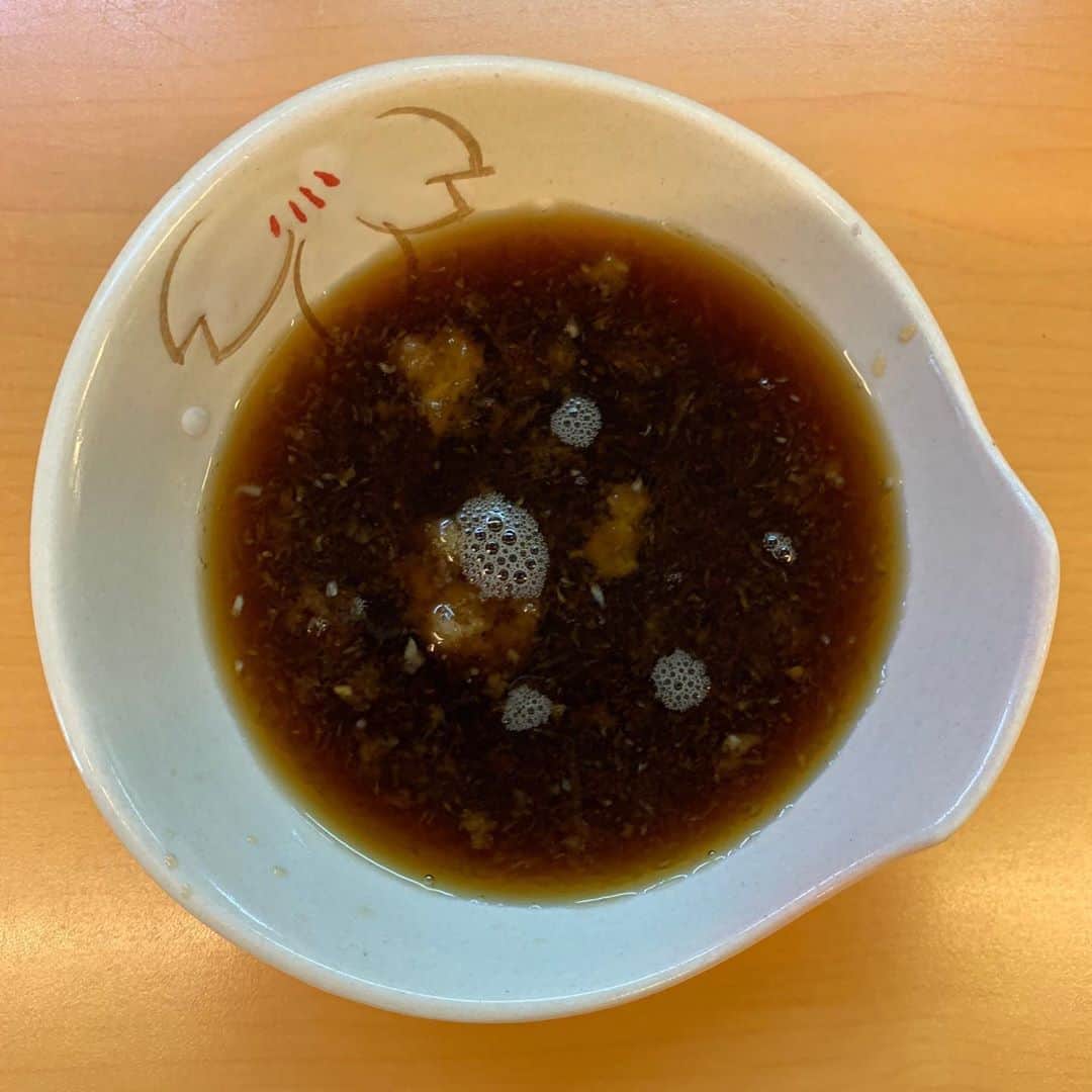 白鳥雪之丞さんのインスタグラム写真 - (白鳥雪之丞Instagram)「福岡5日目ランチ(^^)🍤🍆🐟  #天ぷら定食 #えび #なす #鰆 #いか #白身魚 #追加 #まいたけ #ぶた #しおから #高菜 #味噌汁 #天だし #天ぷらだるま  #福岡」8月29日 12時25分 - yukinojoeshiratori
