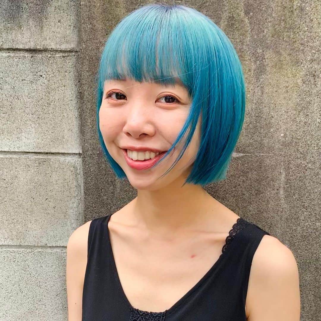 中村涼子さんのインスタグラム写真 - (中村涼子Instagram)「NEW hair color😂🦋🐬❄️🧊🗺💎🇫🇯🌊  #冗談ではない #水色ヘアー  #ヘアカラー」8月29日 12時27分 - nakamuraryoko56