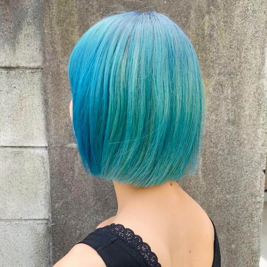 中村涼子さんのインスタグラム写真 - (中村涼子Instagram)「NEW hair color😂🦋🐬❄️🧊🗺💎🇫🇯🌊  #冗談ではない #水色ヘアー  #ヘアカラー」8月29日 12時27分 - nakamuraryoko56