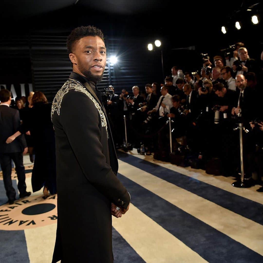 ELLE Magazineさんのインスタグラム写真 - (ELLE MagazineInstagram)「We lost a real-life superhero today.  Chadwick Boseman was a chameleon of the screen, a once-in-a-generation talent who embodied historical titans like Jackie Robinson, James Brown, and Thurgood Marshall, and, of course, the first Black superhero. Black Panther’s T’Challa made countless people finally feel seen in a universe that rarely accepts them—real or fantasy. The 2018 film, the first Marvel movie with a majority-Black cast, smashed box office records and marked the start of an inclusive new era in Hollywood. As moviegoer Aaron Humphrey told ELLE.com upon its release, “What separates this movie from other superhero movies or any other Black superheroes is that it’s actually about Black royalty and Black excellence and seeing people represent us in positions of power.” Thank you @chadwickboseman. May you rest in power.」8月29日 12時58分 - elleusa