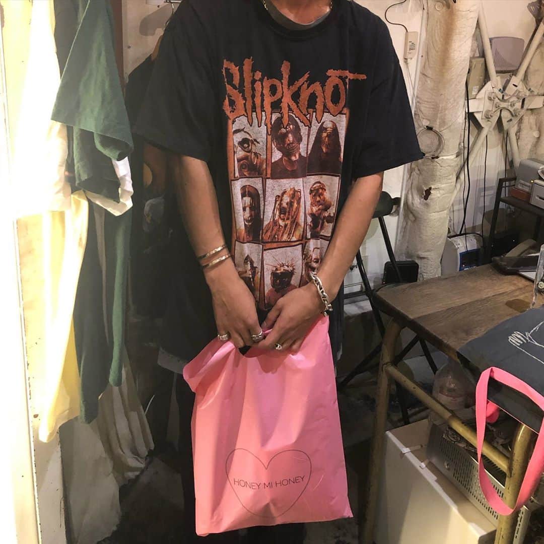 ゆらのインスタグラム：「久々にslipknotのTシャツゲト @aniki_tokyo」