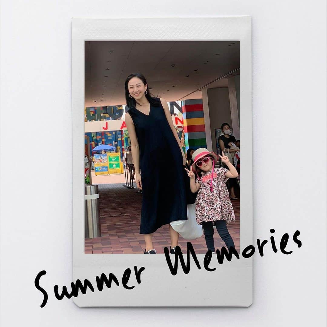 透水さらささんのインスタグラム写真 - (透水さらさInstagram)「Summer Memories、、、🏄‍♀️🎇👘🍉🎐﻿ ﻿ ﻿ 今年はそんなに無いですわね😂﻿ 例年の楽しい夏が恋しい、、、﻿ ﻿ ﻿ カメラマンになる事が多いので、自分の写真もなく、あってもほとんどマスク😷﻿ ﻿ 奇跡的にマスクを外して撮った写真がありました🤳﻿ ﻿ そして、今年食べて美味しかった冷たい🧊スイーツ🍨🍧の写真。﻿ ﻿ 夏が大好きな私ですが、今年の猛暑と、イベントがほとんど無い夏なら、もうそろそろ秋になってくれないかな、、、と日々感じております﻿ 🥵☀️﻿ そう感じている方も多いはず😅﻿ ﻿ ﻿ 皆様も熱中症、感染対策、気をつけながら元気にお過ごし下さい😌♡ #夏 #summermemories  #かき氷#メロンアイス」8月29日 13時34分 - sarasarasarasa0623