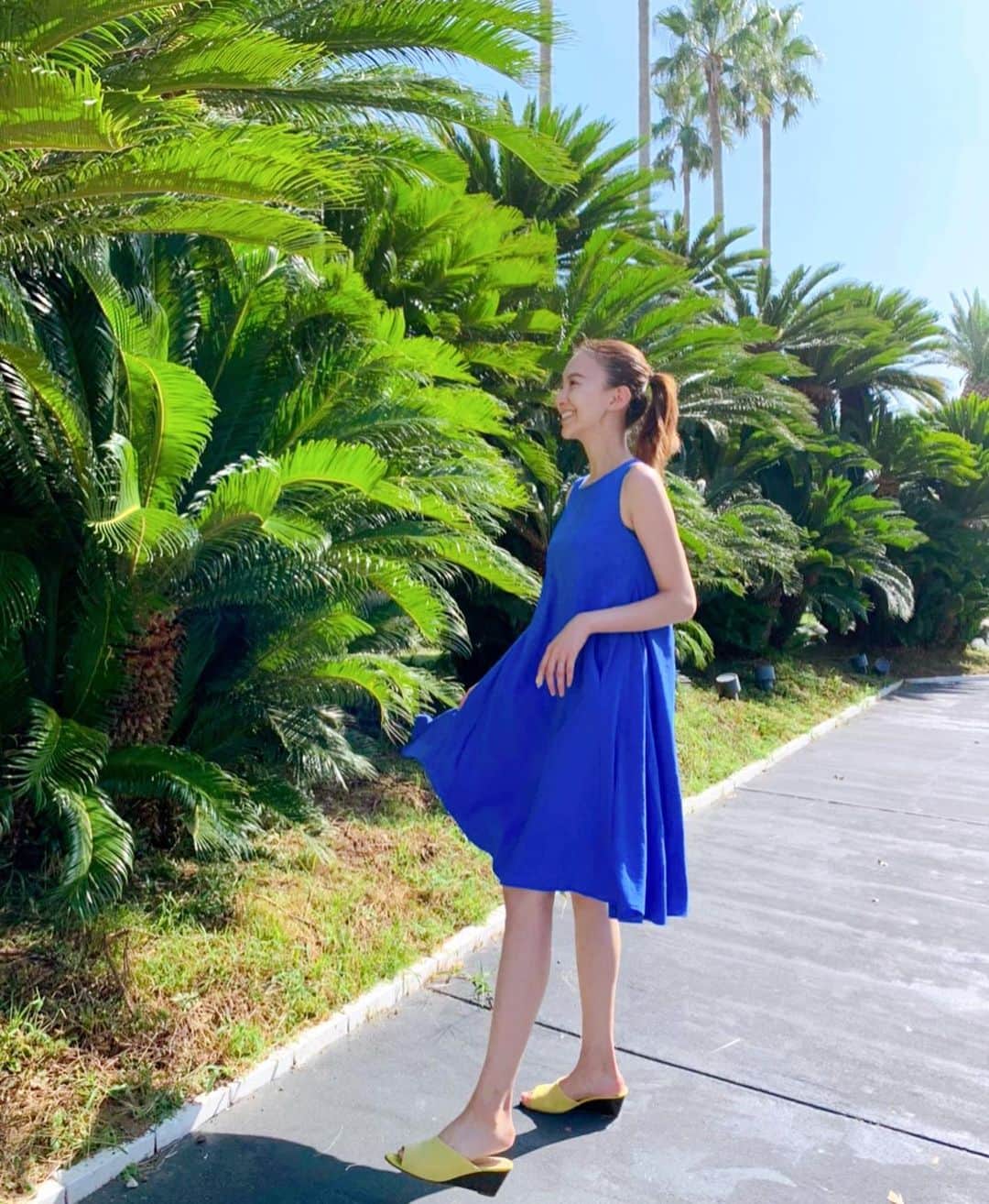大出千尋のインスタグラム：「.  Saturday afternoon🌴💭⛱ . 👗: @stefano_mortari」