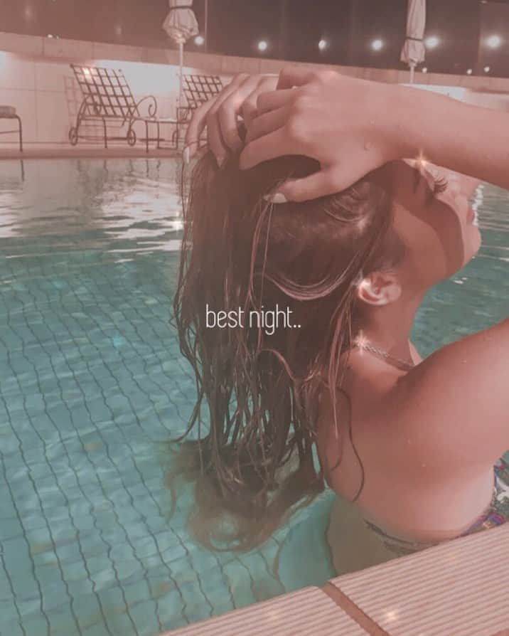 鈴木愛美さんのインスタグラム写真 - (鈴木愛美Instagram)「🖤💫🖤💫🖤💫🖤💫🖤 . best night...🦋💕 . . . #nightpool」8月29日 14時15分 - x.manya.x