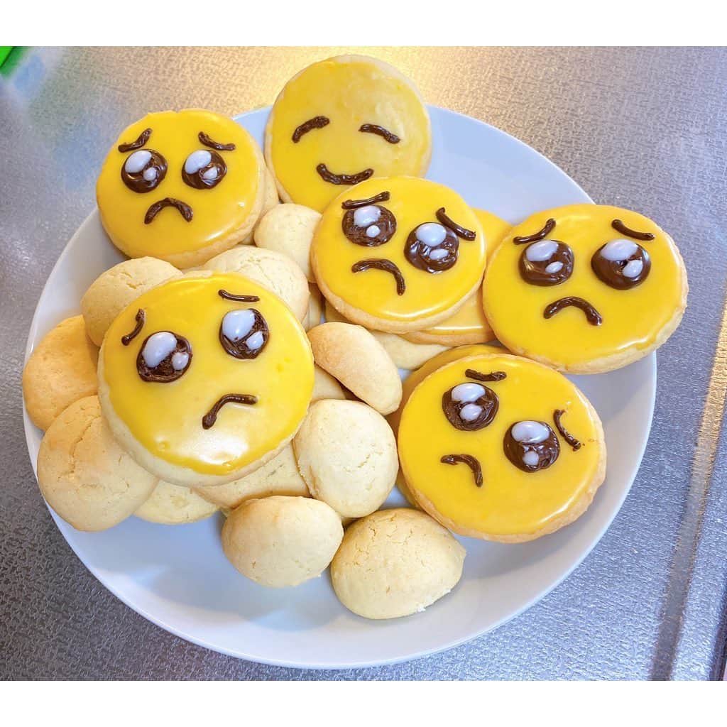 村上りいなさんのインスタグラム写真 - (村上りいなInstagram)「ぴえんクッキー🍪🥺🥺💕  #instagood #followme #cooking #sweets #cookies #クッキー　#お菓子作り  #ぴえんクッキー #ぴえん」8月29日 14時26分 - riina_murakami