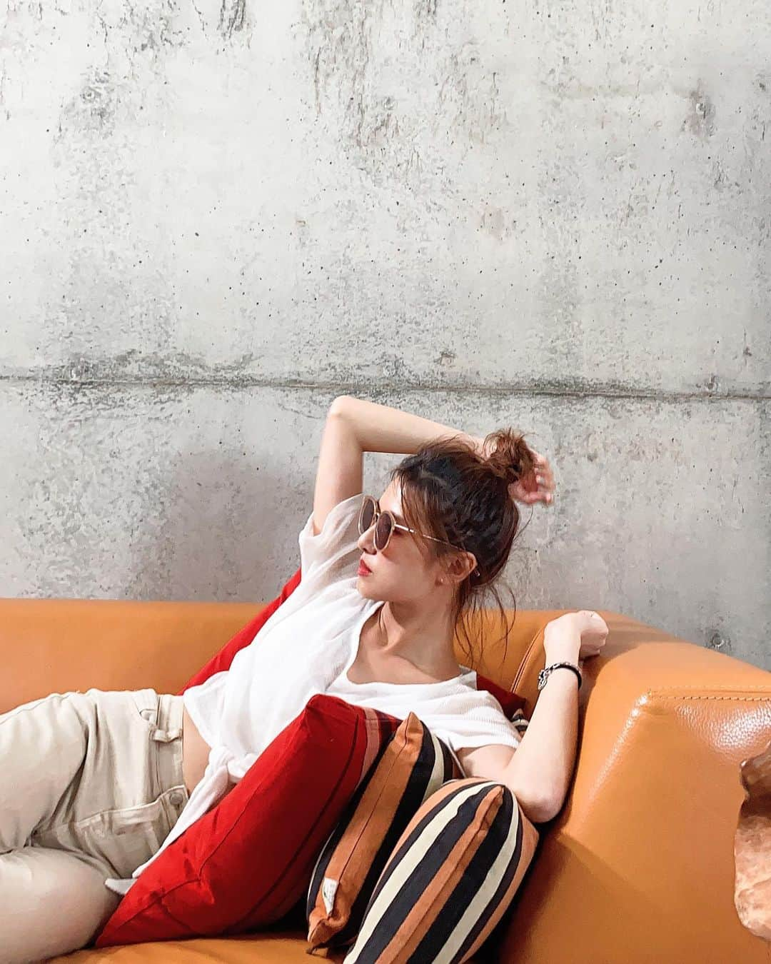 NueNueさんのインスタグラム写真 - (NueNueInstagram)「Home-Vacation Being Like This   🕶️：@carin_hk」8月29日 14時36分 - iop_1004