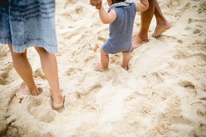 間瀬ゆきのインスタグラム：「ふと思ったんだけど やっぱり「思いやり」って すごく大事だなって。  今こんな世の中で いろんな考えもあるし いろんな主張も いろんな立場も いろんな事情も 本当人それぞれ  しかもそれは周りからはわからないことの方が多い  表面だけしか見えない中で 勝手に決めつけたり 見えない部分を想像しないことって 無意識にやってしまったりしてるけど  常に思いやりの気持ちを持っていれば  例え見えない部分があっても 相手を不安にさせたり 傷つけたりすることは 少しは避けられるんじゃないかなって。  何が言いたいかよくわからなくなったけど（笑）  人間「自分が正しい」と思った時が 攻撃的になる時って言うし  いろんな主張する時は 気をつけなきゃなと思うことがあったから  思いやりの気持ちを改めて しっかり持とうと思ったのでした。  #自分への備忘録」