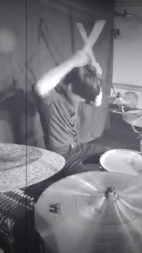KENSUKEのインスタグラム：「アングル研究中  #配信ライブ#ライブ#live #drums#drumcam  #gopro  #バンド#ミュージシャン #qyoto#drums#kensuke」