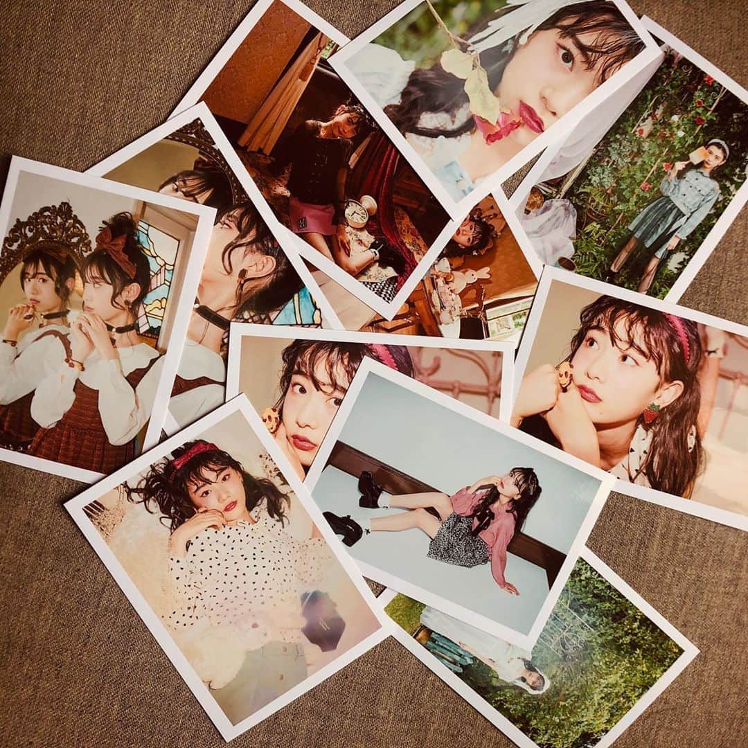 ニコ☆プチのインスタグラム：「😗🥀🖤🤍 . . #近藤藍月 #秋ガーリー  #あきがーりー」