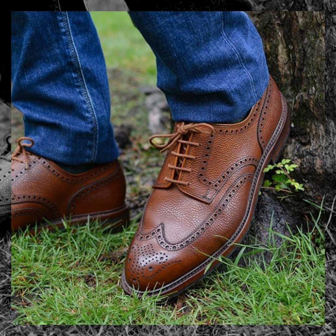 のインスタグラム：「Pembroke in Tan Scotch Country Grain - photo credit @the_shoe_hounds #crockettandjones #madetobeworn #customerimages」