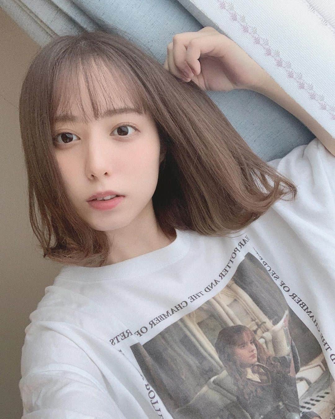 前田美里のインスタグラム：「どようび。(Alohomora) . . #土曜日 #ハリーポッター #harrypotter  #おうち時間 #stayhome #ノスタルジック #女子力 #自撮り  #film #film_jp #photo #summer #selfie #ファインダー越しの私の世界 #写真好きな人と繋がりたい #ヲタク #欅坂46 #日向坂46 #フォロワー募集中 #costume #japanesegirl #follow #followme #좋아요 #팔로우미 #팔로미 #오오티디」