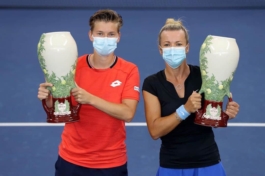 WTA（女子テニス協会）さんのインスタグラム写真 - (WTA（女子テニス協会）Instagram)「Congratulations to @demischuurs and Kveta Peschke! 2020 @cincytennis doubles champions 🏆🏆」8月30日 2時28分 - wta