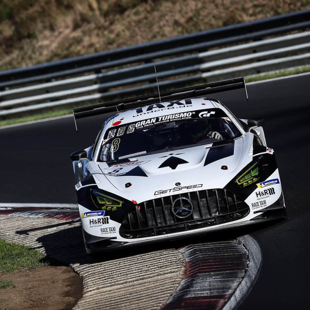 Mercedes AMGさんのインスタグラム写真 - (Mercedes AMGInstagram)「The fifth race of the 2020 Nürburgring Endurance Series is in the books! #2 Mercedes-AMG Team @getspeed and #17 Mercedes-AMG Team HRT claimed fourth and sixth place at the 6-hour race. The #155 @teamblackfalcon Team TEXTAR secured their fifth class win of the season with the #155 Mercedes-AMG GT4.  We are looking forward to an exciting @24hnbr from 24-27 September in the Green Hell!  #MercedesAMG #AMGGT3 #AMGGT4 #MercedesAMGMotorsport #nürburgring @nuerburgringls @hauptracingteam」8月30日 2時38分 - mercedesamg