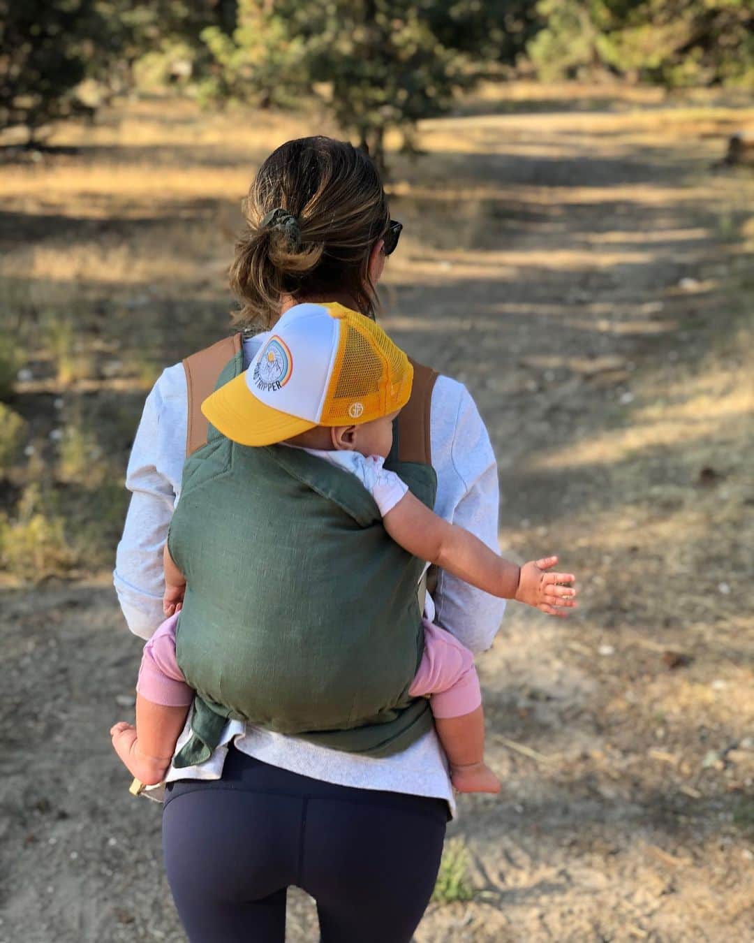 サマンサ・ドロークのインスタグラム：「✌🏼out Big Bear. Thanks for the good vibes. 💛 #mygirl #familystayca」