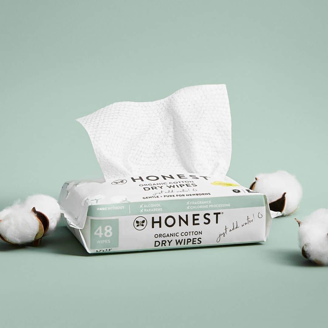 The Honest Companyさんのインスタグラム写真 - (The Honest CompanyInstagram)「Our New Dry Wipes are made with 100% sustainably sourced organic cotton (and nothing else)––perfect for sensitive newborn skin. 💛  Have you tried our Dry Wipes yet? #HonestCompany」8月30日 3時06分 - honest
