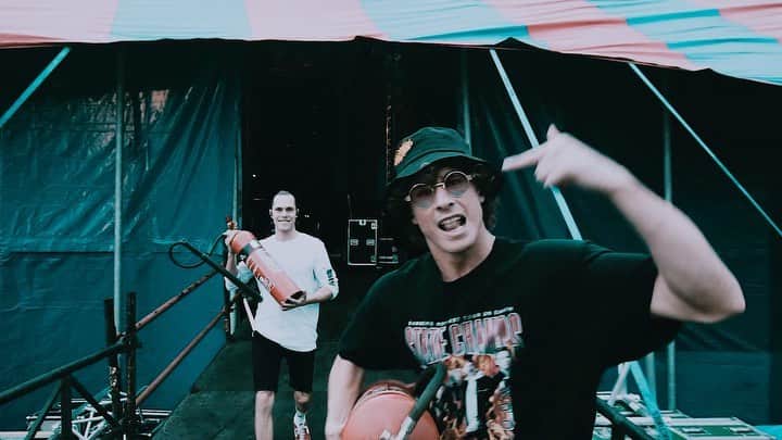 Don Brocoのインスタグラム：「READING ❤️ @officialrandl   📹: @tompullenphoto」