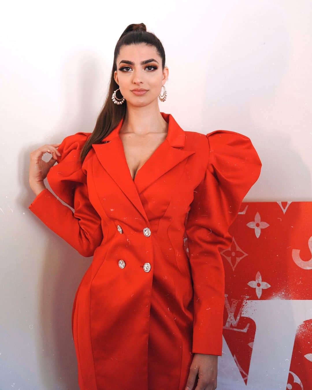 レイチェル・レビンのインスタグラム：「what Minnie Mouse would wear if she broke up with Mickey and had a post breakup glow up!styled by @tylerglambert」