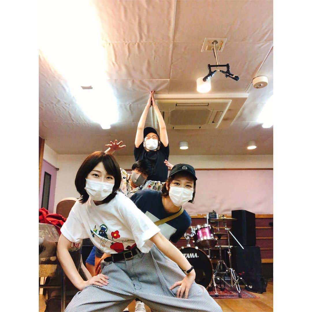 関取花のインスタグラム：「🌷明日はライブ🌷  8月30日 19時〜「JA全農 FLOWERPROJECT SPECIAL ONLINE LIVE」に出演します🙋‍♀️共演はスキマスイッチさん。  🌼バンドセットあり、デュオ編成あり、新曲もやるよ  🌼ライブはYouTubeまたはLINEライブで無料で観覧できます  🌼アーカイブは残りません  詳細→tfm.co.jp/lfp/  #JA全農CDJ #tokyofm」
