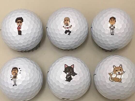 神奈月のインスタグラム：「ゴルフボールに⛳️ こんなイラストを印刷して マイボール⚪️を使用してます。 たくさんロストしてますよー😅  #神奈月 #ゴルフ #golf #ブリジストン #ゴルフボール #ロストボール #井上陽水 さん #武藤敬司 さん #原監督 #フレディーマーキュリー #るな #ころん #相葉マナブ」