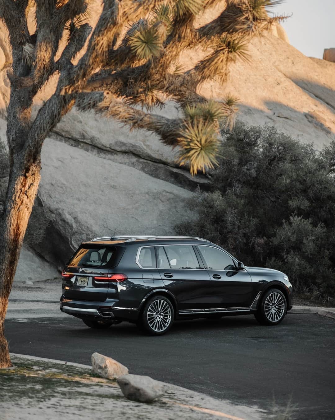 BMWのインスタグラム：「Live, travel, adventure,… #TheX7 and the Original BMW Backpack Modern are two perfect companions for any detour. #BMW #X7 #MyBMWLifestyle」