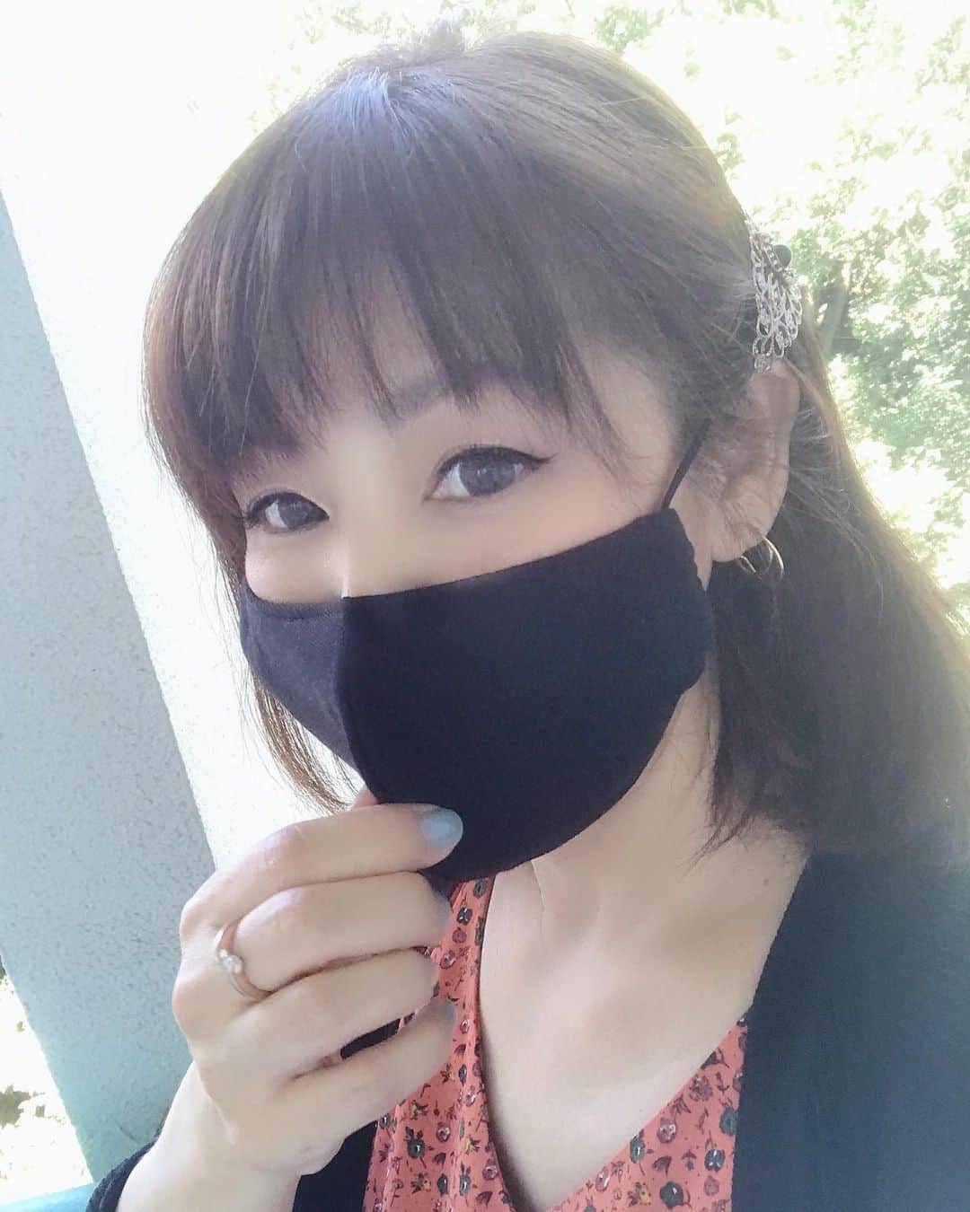 富岡美羽のインスタグラム：「今日は養成所のお仕事🎵 と言っても今週は私以外に男性講師の方のレッスンもあって、見学もさせていただきました😊  更に特別講師で毎月お越し頂く某芸能事務所社長様のお話も聴けて毎回とても勉強になります❣️ 今回はマイクの特色や使い方など実演も交えながら丁寧に教えて頂き、物凄ーく勉強になりました！😆✨  それと先日のブス愛の稽古最終日で時間が無く撮れなかった玄太くんとツーショットです💕笑  #ラヴォアクターズスタジオ  #養成所 #富岡美羽 #声優俳優講座 #レッスン #キャストプロモーション」